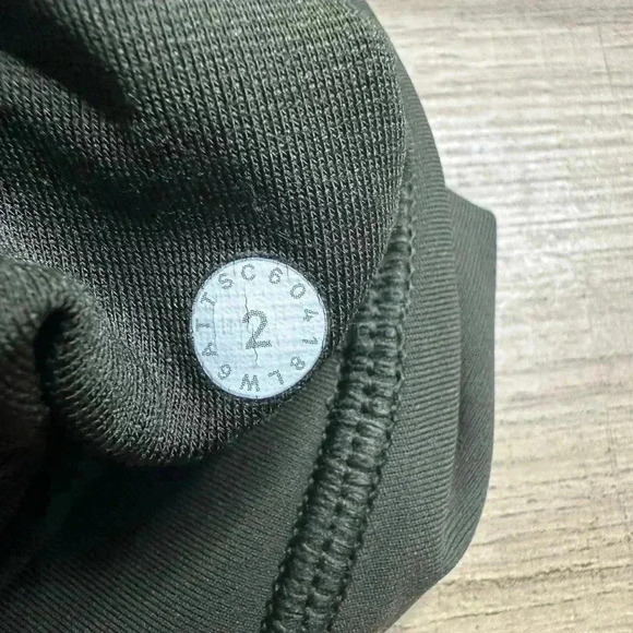 Lululemon Wunder Under Crop (High-Rise) dark olive sz 2 - Picture 3 of 3